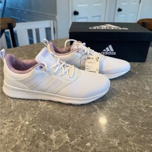 New with tags Adidas QT Racer2.0 Sneakers